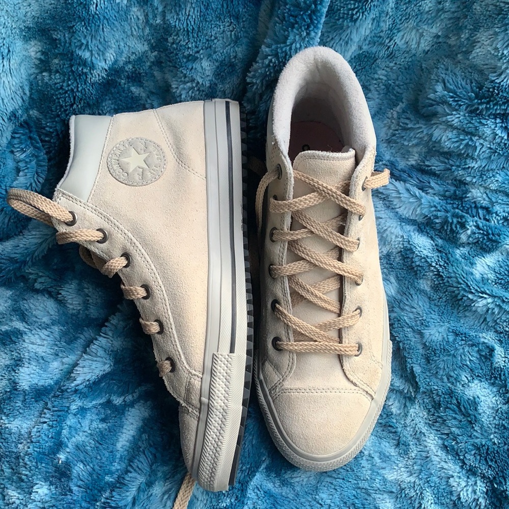 Kids 6/Women’s 8/8.5 Converse High Tops